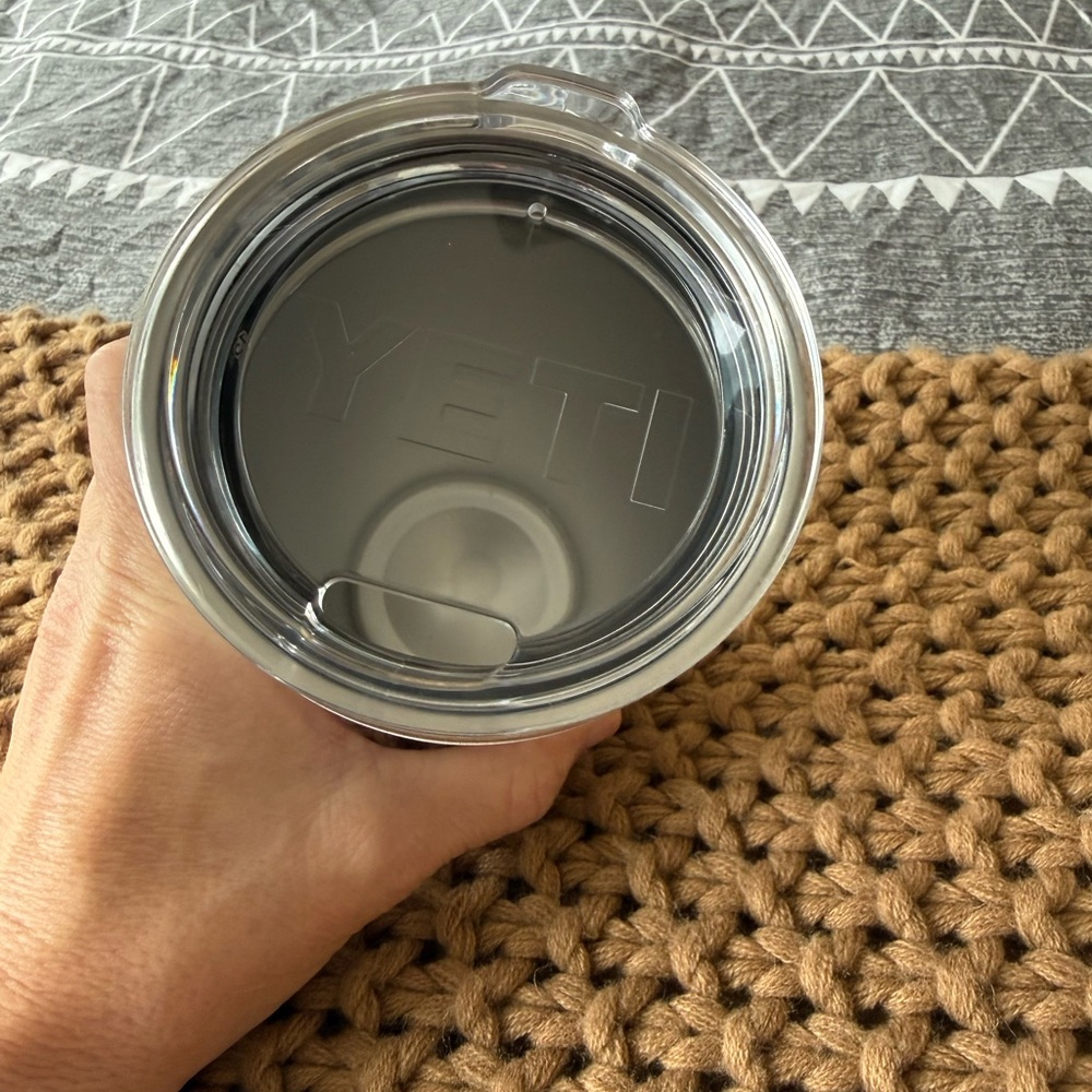 Yeti White Tumbler Cup With Lid - Picture 5 of 7